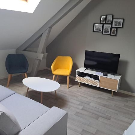 Suite Du Crypto - Vue Imprenable Sur La Place Du Forum Reims Esterno foto